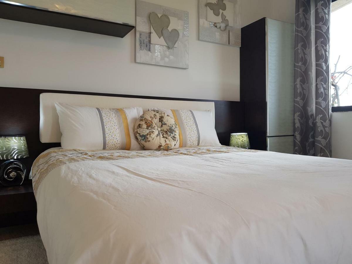 Sunshine Court Bed & Breakfast เซนต์พอลส์เบย์ ภายนอก รูปภาพ